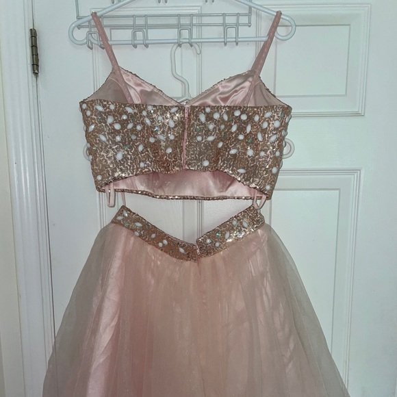 Two piece grad dress - Picture 2 of 4